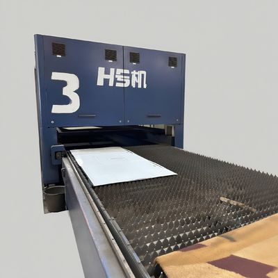 Καλή τιμή 3000W Fiber Laser Cutting Machine 4000x1500mm Servo System σε απευθείας σύνδεση