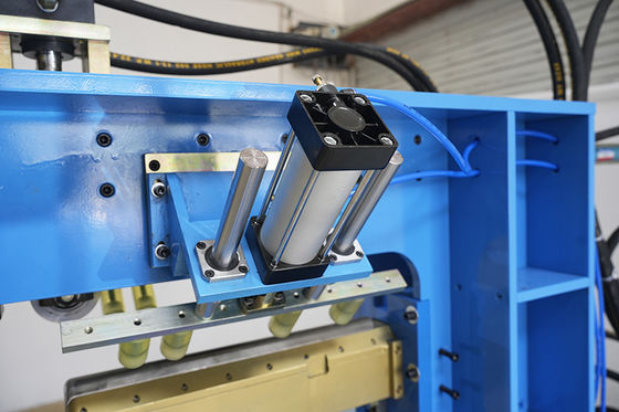 2.3KW 30MPa 0.5-1.0MPa Μηχανή Νεροχύτη Κουζίνας με Έλεγχο PLC για Συγκόλληση και Πρέσα Γωνιών Υψηλής Ακρίβειας