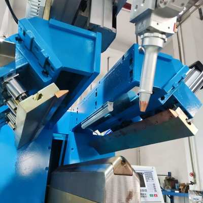 Στρογγυλοποιητής συγκόλλησης με ρυθμιζόμενη ακτίνα R1-R10mm για θύρα και παράθυρα από ανοξείδωτο χάλυβα με συγχρονισμένη συγκόλληση και ασύμμετες αρθρώσεις